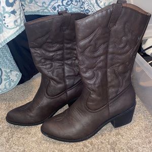 Women’s cowboy boots